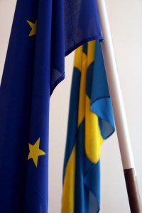 EU-flagga och svensk flagga